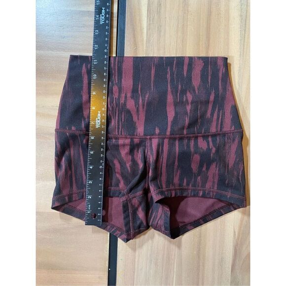Lululemon Athletic Shorts‎ - Picture 5 of 5